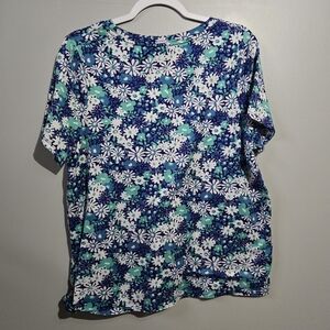 🌺🏵🌸🌼Cuddl Duds Comfort Code Floral Blue, Teal, & White Women's Tee M